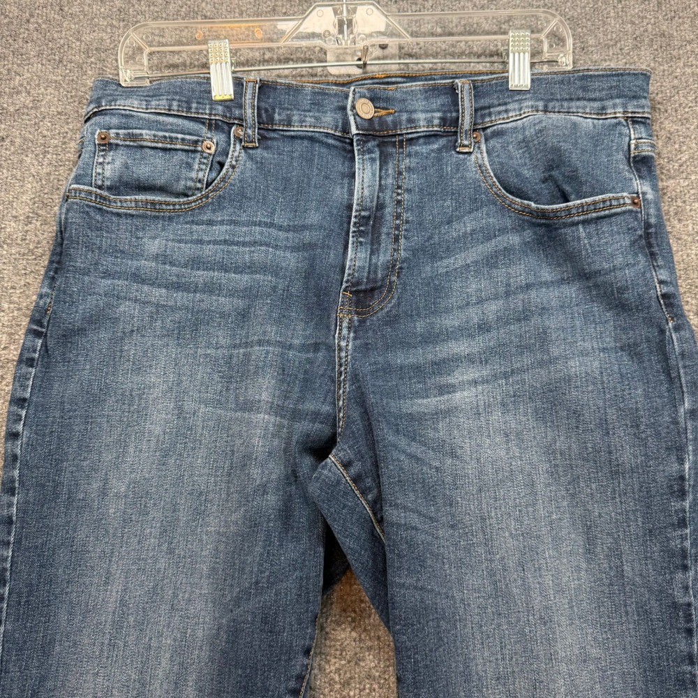 Lucky Brand 110 Slim Jeans Mens 34x30 Blue Stretch Denim Casual Classic Everyday - Picture 2 of 10